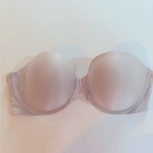 VICTORIA’S SECRET Sz 38C Cream Seamless Strapless Bra